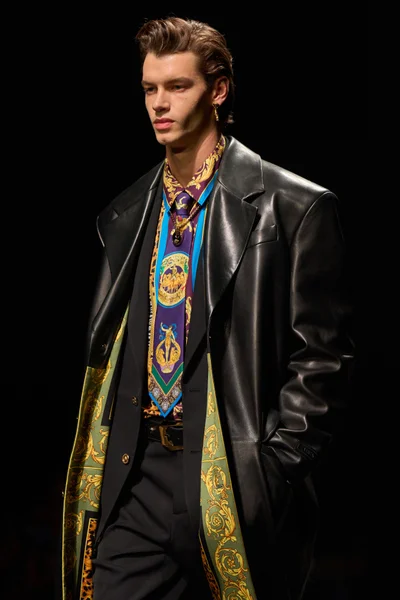Look 8